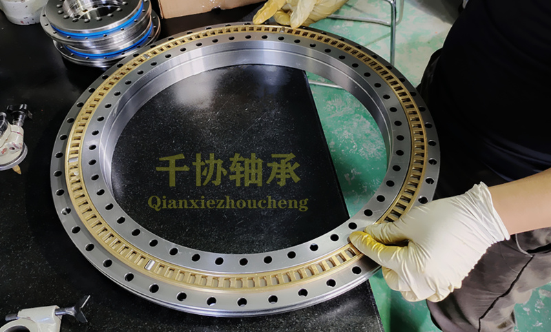 [ZLYQX]YRT轉(zhuǎn)臺(tái)軸承硬度的重要性以及硬度標(biāo)準(zhǔn)